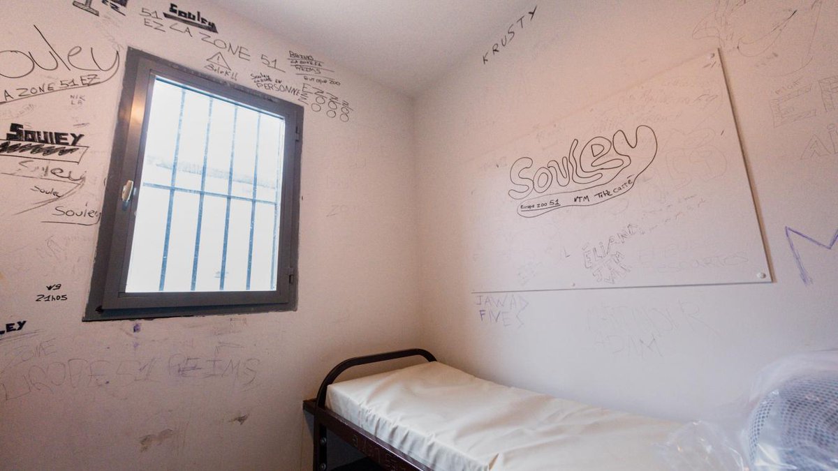 Deux jeunes se sont échappés de la prison pour mineurs de #Quiévrechain lavoixdunord.fr/1380168/articl…
