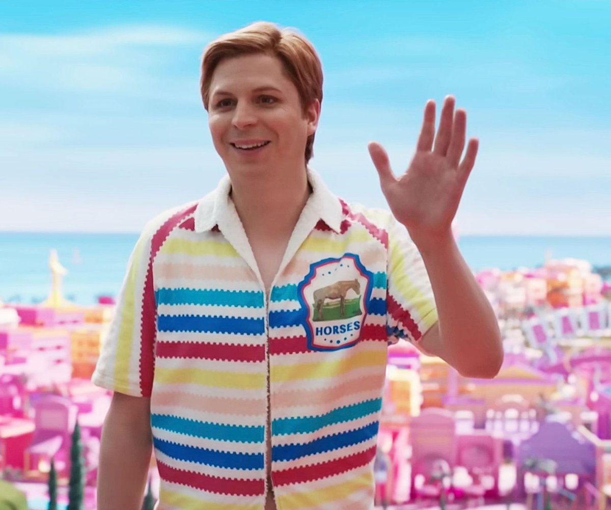 this is what Ryan Reynolds is to the swiftie community