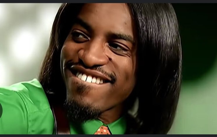 Jimmy Butler siempre sabe llamar la atención, hoy en el Media Day del Miami Heat 🔥
Parece el hermano perdido de André 3000 de Outkast ? 

Sí o No?