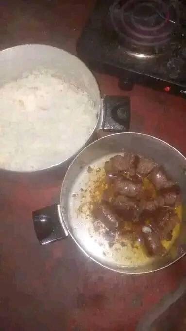 AwaGumede's tweet photo. You don’t need to have a lot of money to live isoft life kuMjolo🤧 https://t.co/oiL7hJPI9X