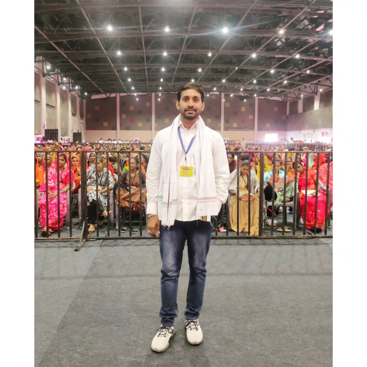 Kishansaini0607's tweet image. महात्मा गांधी जी की जयंती पर आयोजित जनसम्मान सम्मेलन' में राजस्थान से सभी RYMP के साथ कार्यक्रम में पहुंचे | 🤝🙏
जेईसीसी, सीतापुरा, जयपुर

#ashokgehlot #Jaipur #sitapura #JECC #RGyuvamitra @ashokgehlot51 @RG_Yuva_Mitra