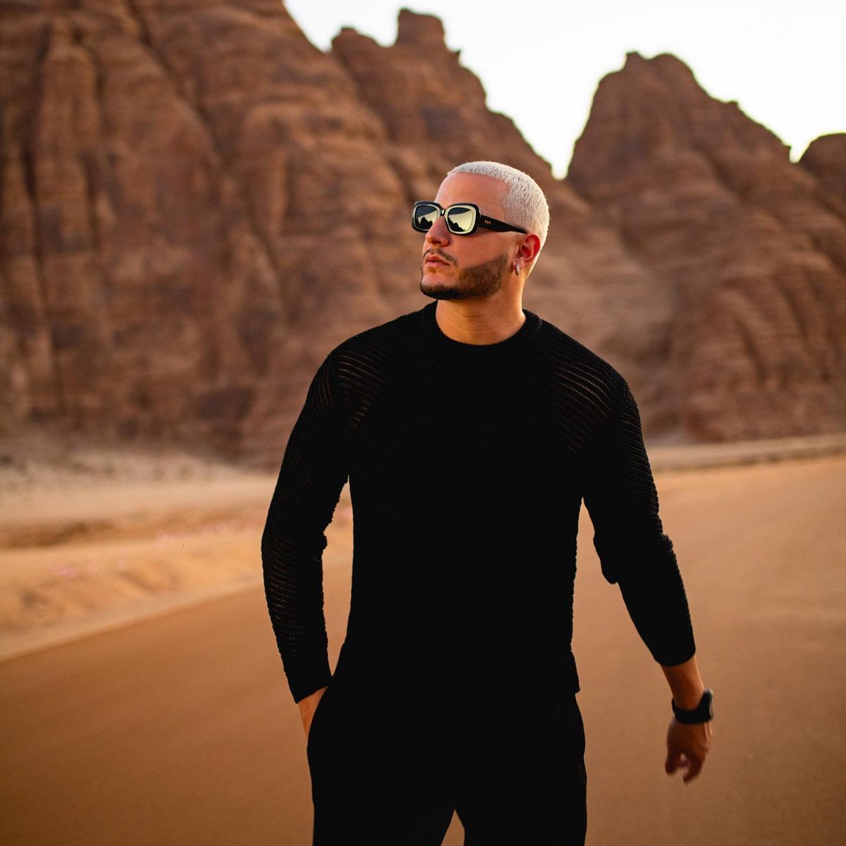 Guettapen's tweet photo. Il s'agit déjà du quatrième titre de @djsnake a dépassé 1 milliard de plays sur Spotify. Parmi les 4 titres, on retrouve : 

▪️ Let Me Love You (presque 2 milliards de plays)
▪️ Lean On (1,9 millard)
▪️ Taki Taki (1,5 milliard)
▪️ Middle (1 milliard)

👏👏👏 https://t.co/oZ98bdZ2gx