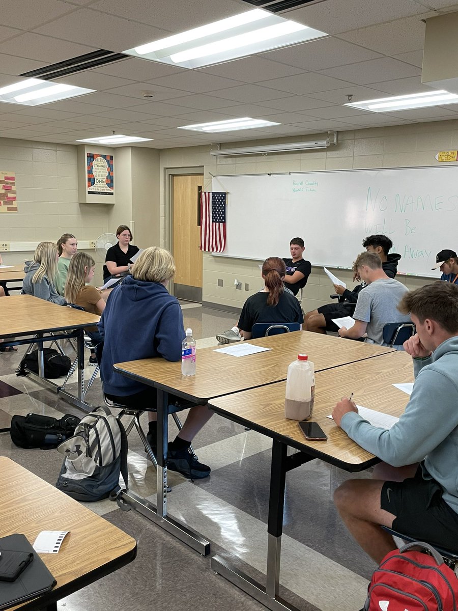 MegFrideres's tweet photo. Shout out to Mrs. DeYoung @oedgotfacts this morning and her Essentials of Speech class. In a world that seems to struggle with respectful quality conversations Mrs. DeYoung is helping students learn how to speak and listen well with substantive conversations. #nevadacubpride https://t.co/fKdDQizv2F
