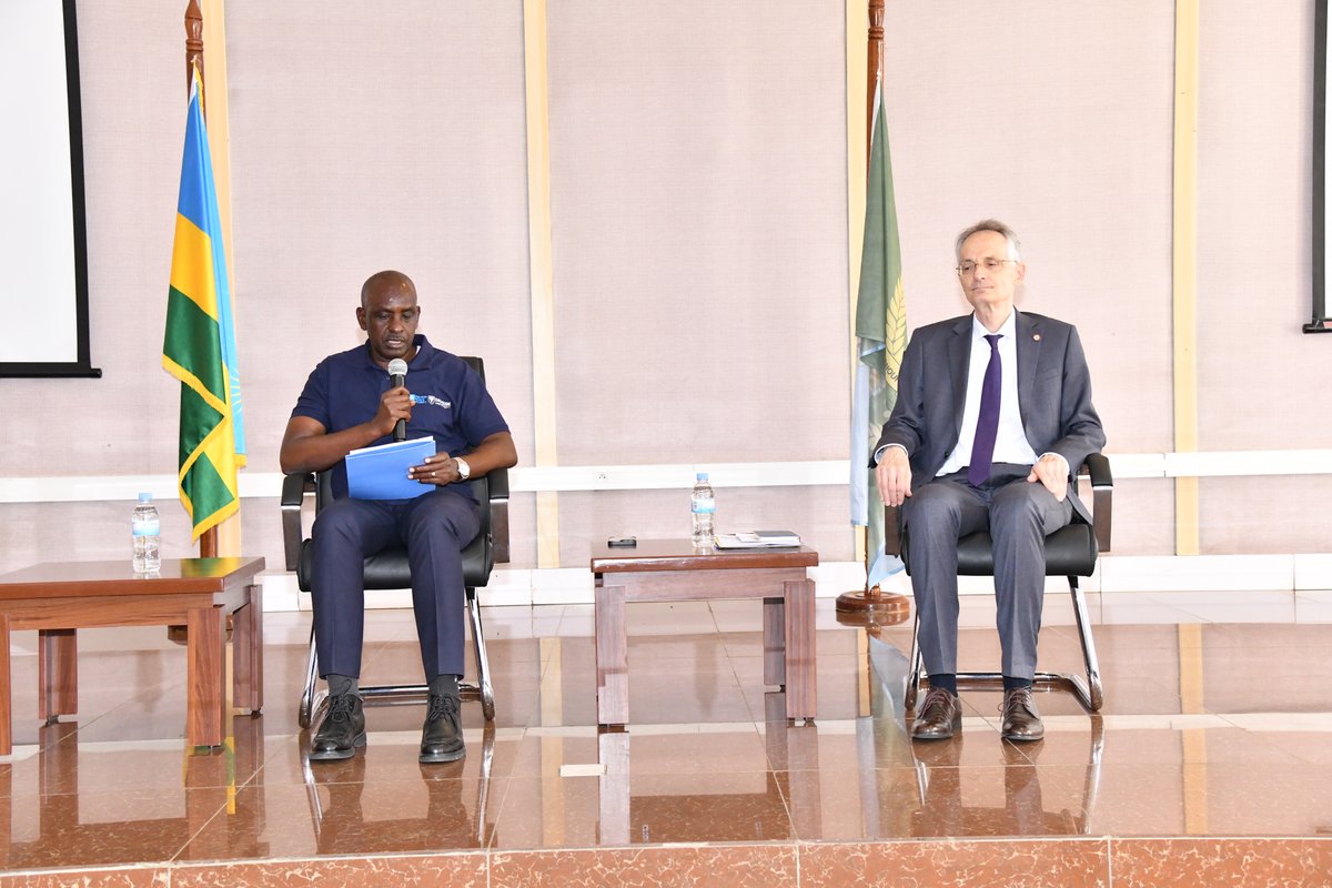 Dallaire_ACOE's tweet photo. Concluding the lead trainers course, Director Maj Gen (Rtd) Ferdinand Safari urged participants to unite &amp;stay committed to protecting children. He emphasized that  such network will create a safer future for children, pushing beyond borders  &amp;institutions for a lasting impact. https://t.co/V86rZuiesm