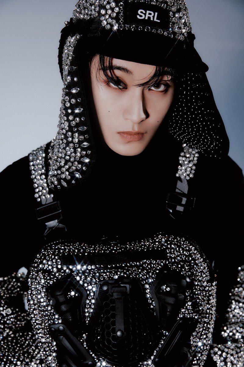 박힌 큐빅 하나하나 닦아주고싶어이~