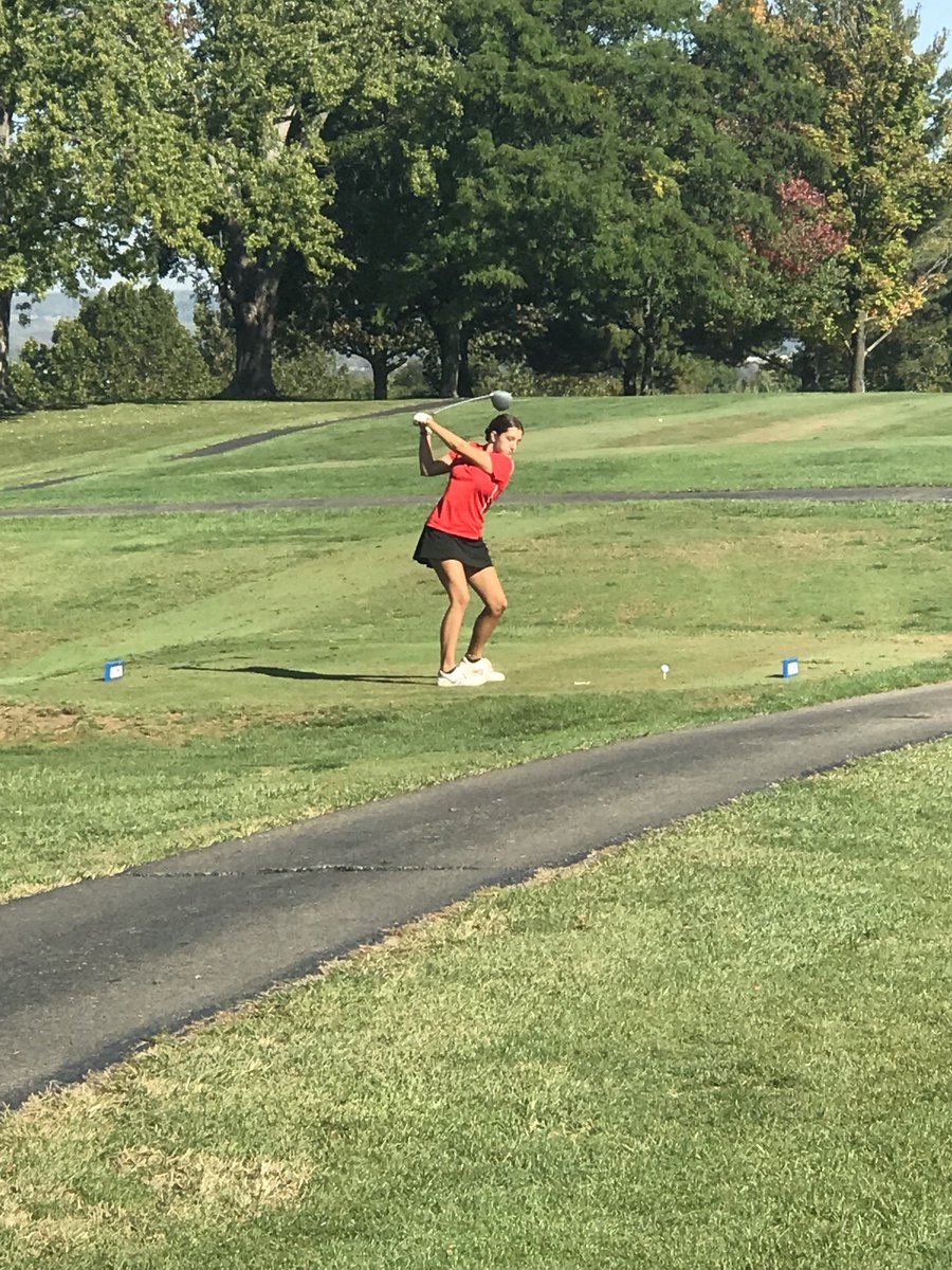 nrhsathletics's tweet photo. Lady Lions at Hamilton Elks D1 Sectional! Perfect day! https://t.co/MgisdP6o3w