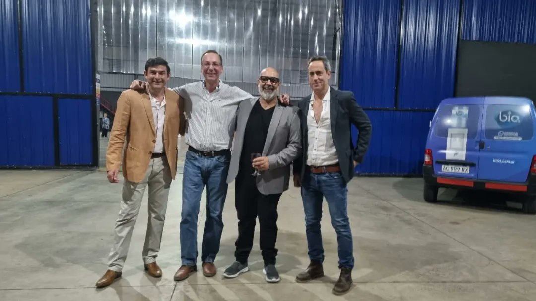 La Unión Industrial de Corrientes se hizo presente en la inauguración de la Planta potabilizadora y embotelladora de agua Bio² . Felicitamos y deseamos éxitos a sus propietarios por la apuesta realizada la que facilitará el acceso a agua de calidad para toda su comunidad.