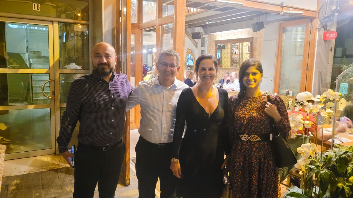 The CMRG team had a great time @IMS2023 meeting all the Doctors and Scientists involved in the treatment of MM! Here's a picture of Engin, the Director of Ops. at CMRG, Dr. White, Dr. Louzada, and Aniba, Clinical Trial Mgr. at CMRG, enjoying their last night after the conference.