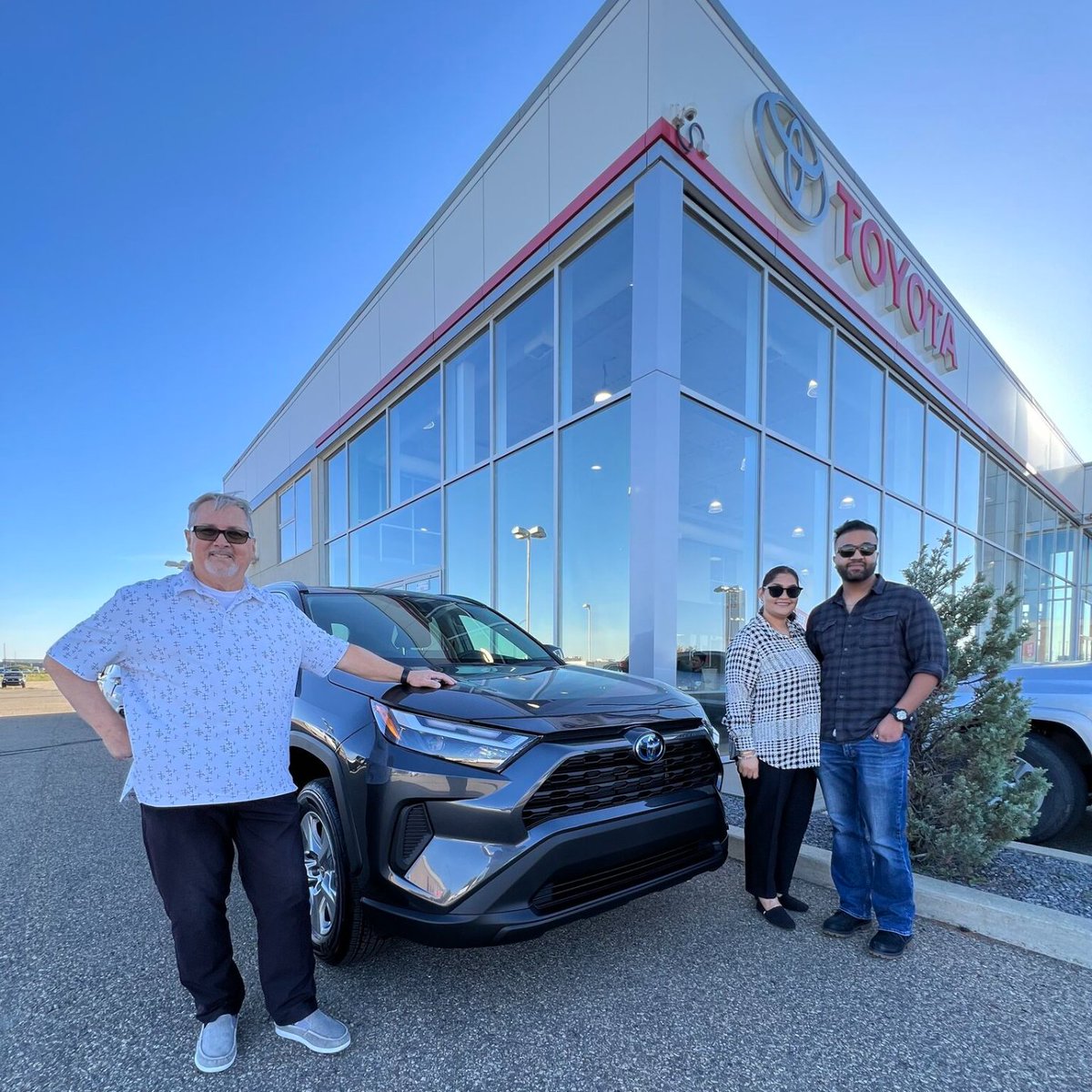 We're kicking off October with a ton of new Toyotas arriving, while Pallavi and Himansh celebrate their first new Toyota RAV4 XLE Hybrid! Thanks for your business and for choosing Bernie at Red Deer Toyota.

#rdtoyota