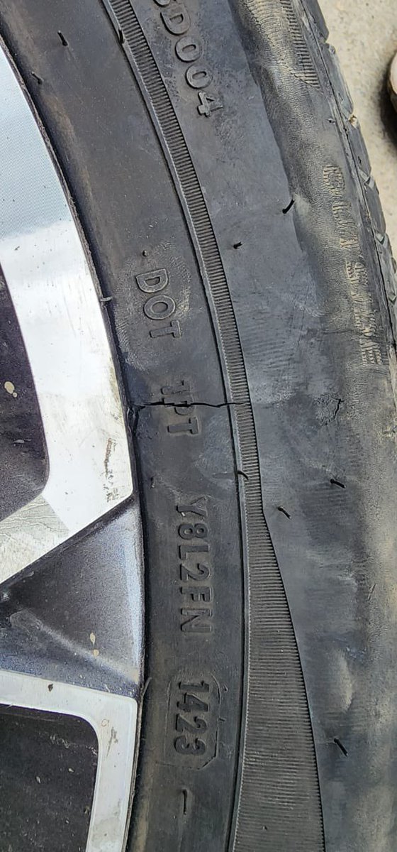 anamikasharma4's tweet photo. Disappointed with #CEAT tires on my #SkodaKushaq in just 3000 km, three tires got severely damaged during a family trip, causing safety concerns and extra expenses Urging @SkodaIndia to investigate and opt for higher-quality tires. Quality and safety should come first. @CEATtyres https://t.co/Yxu0cdFCoS