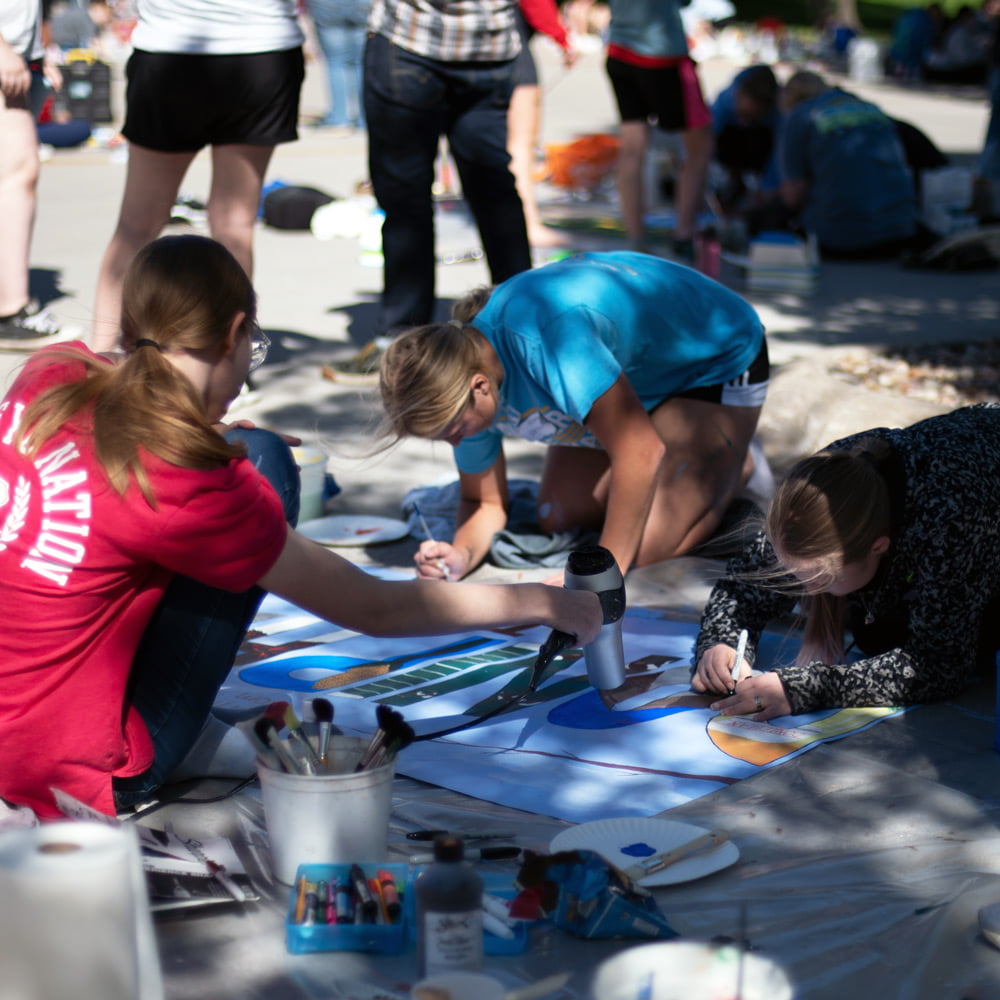 This Wednesday, October 4, Hastings College will host more than 200 high school students from 36 schools across Nebraska for the eighth annual Jackson Dinsdale Art Center Mural Competition on Wednesday, October 4. hastings.edu/news/eighth-an…