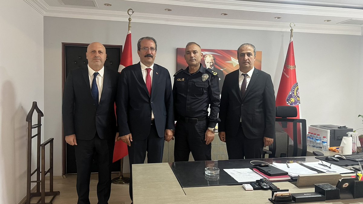 asio2005's tweet image. Sincan İlçe emniyet müdürlüğü'nde göreve başlayan Sn İlyas BÜLBÜL müdürümüzü makamında ziyaret ederek hayırlı olsun dileklerimizi ilettik @TuncayELMADAGLI @Hasanyldrm1972