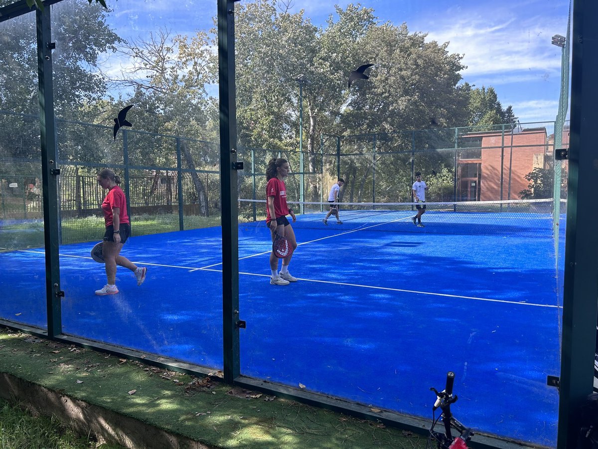 FACDEPORTEUCLM's tweet photo. XXV Aniversario @FACDEPORTEUCLM 

Comenzó la semana de actividades multideporte para toda la comunidad universitaria del curso 2023-24

Disfrutando la primera jornada

Fútbol Sala
Bádminton
Padel 
3x3 Baloncesto
Triples 
Carreras 

# SOMOS MOVIMIENTO https://t.co/VlFGaZxUpL