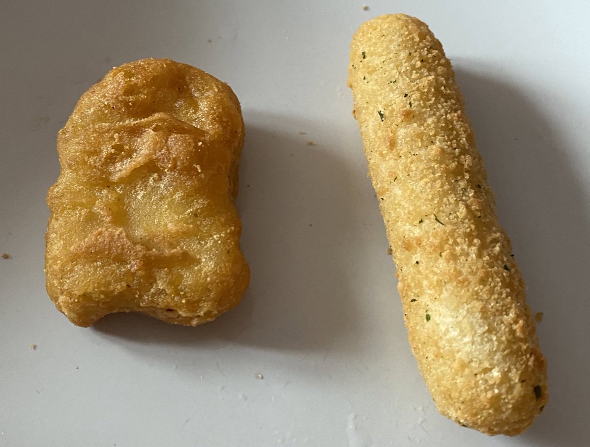 misty_horizons's tweet photo. friends important question…

which would you choose chicken nuggie or mozzarella stick? 👀🍗🧀 https://t.co/Kh3HofyB8F