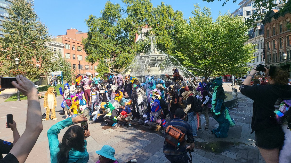 🍂All of my Photos/Videos of the October 1st Autumn Furwalk! 🍂

📁:flic.kr/s/aHBqjAWWhp