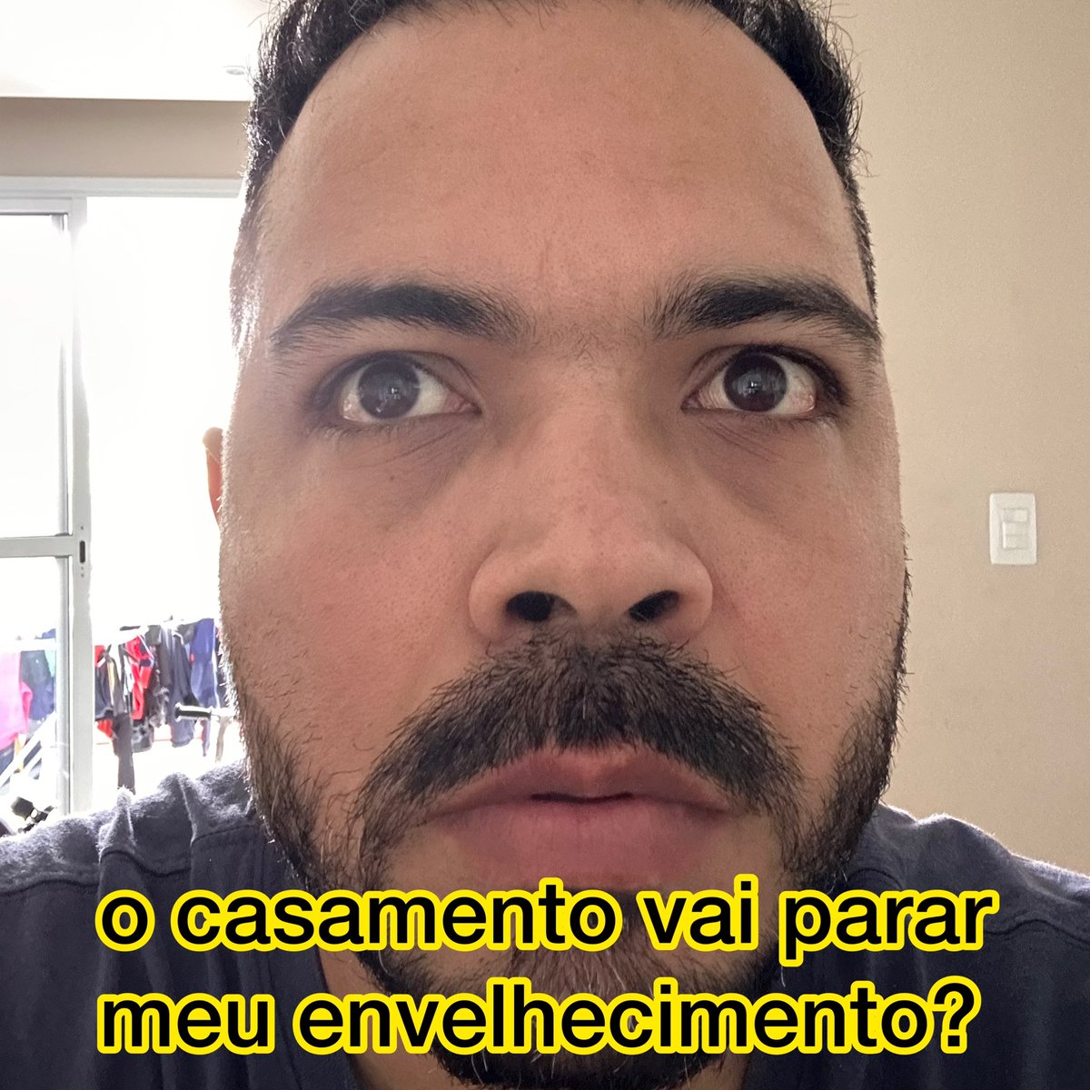ovicentezin's tweet photo. “vc está ficando velho, deveria casar logo” https://t.co/gQljZQ5o6H