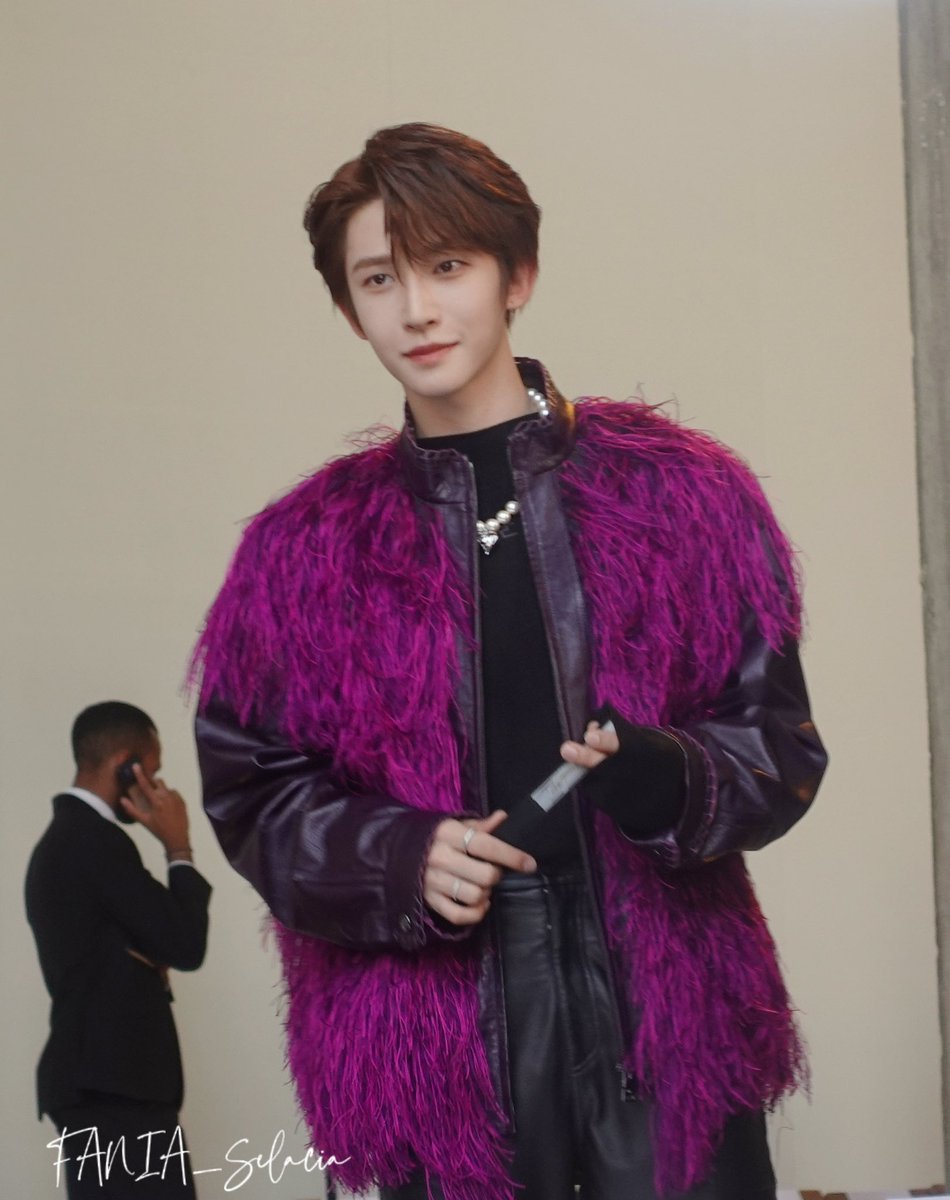 G_Charlie_Liuyu's tweet photo. 20231002  🍇🍇🍇🍇🍇
Cr. FANIA_Selacia

The Eastern Prince Liuyu
#Liuyu_ShiatzyChen_PFW24
#LiuYu https://t.co/02hfgXiWkc