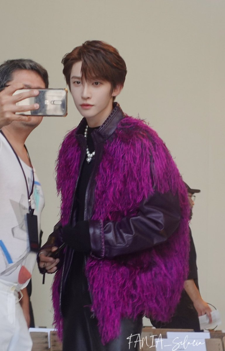 G_Charlie_Liuyu's tweet photo. 20231002  🍇🍇🍇🍇🍇
Cr. FANIA_Selacia

The Eastern Prince Liuyu
#Liuyu_ShiatzyChen_PFW24
#LiuYu https://t.co/02hfgXiWkc