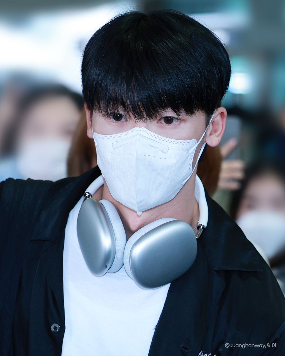 ⛧ 231002 인천공항 입국 

에어팟 맥스와 덮머
죽지 않아도 천사를 볼 수 있습니다
그 천사를 오늘 보았구요 ..