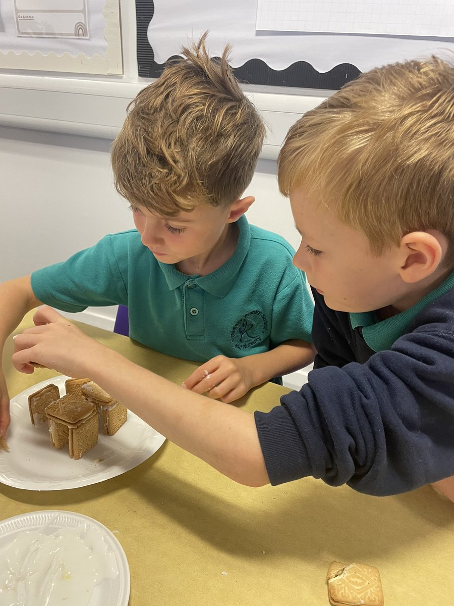 RomseyPrimary's tweet photo. Year 3 had an amazing morning getting creative, trying to make a sturdy Stonehenge out of biscuits and icing! https://t.co/tT6IJf7qZR