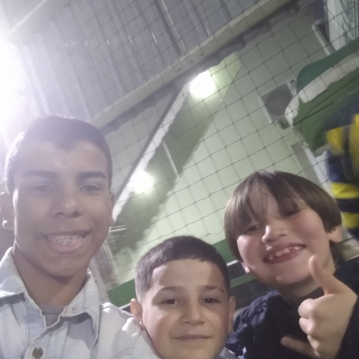 Pyetrorl's tweet photo. Curtindo com a rapaziada ✌️😎 https://t.co/ofaBLAPyll