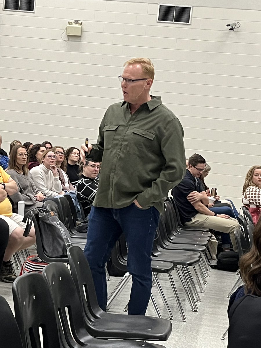 Dr. Peter Liljedal <a href="/pgliljedahl/">Peter Liljedahl</a> addresses the membership on “Building Thinking Classrooms” during his keynote address. @ChinookSD