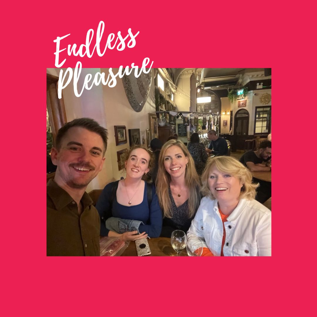 stpaulsopera's tweet photo. Endless Pleasure plotting at the pub - you’ll LOVE ❤️😍 the programme! @alexdinwiddie Sophie Price @AshleyEMercer @PNinian Fri 20 Oct 7.30 @StPaulsSW4 Tickets https://t.co/uriq36H8p5
#opera
#operagala
#londonpubs
#coventgarden
#concertprogramme
#clapham https://t.co/cV6wQmu6Cp