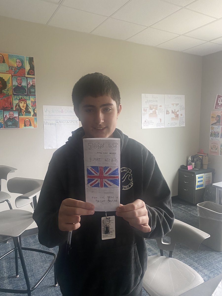 EastwoodMS's tweet photo. It might be the week before Fall Break, but our Eagles are still working hard! Students in Ms. Martin's Social Studies class are making pamphlets for/against the Revolutionary War inspired by Common Sense and Thomas Paine.

#WhyWT #WTproud https://t.co/1uIw1JlrNc