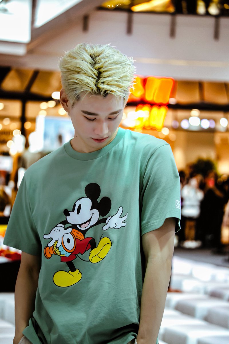 nooklepper's tweet photo. [JUNIOR🦈]    ยอมแล้ว~  Dady Junijuju 

#UNIQLOCentralWorldwithATLAS
#UniqloCentralWorld
#CelebratingWorldClassYourTimeIsNow
#UniqloThailand 
#ATLAS_TH 
#ATLASTH
#JuniorATLAS https://t.co/sLKwbFC3Sx