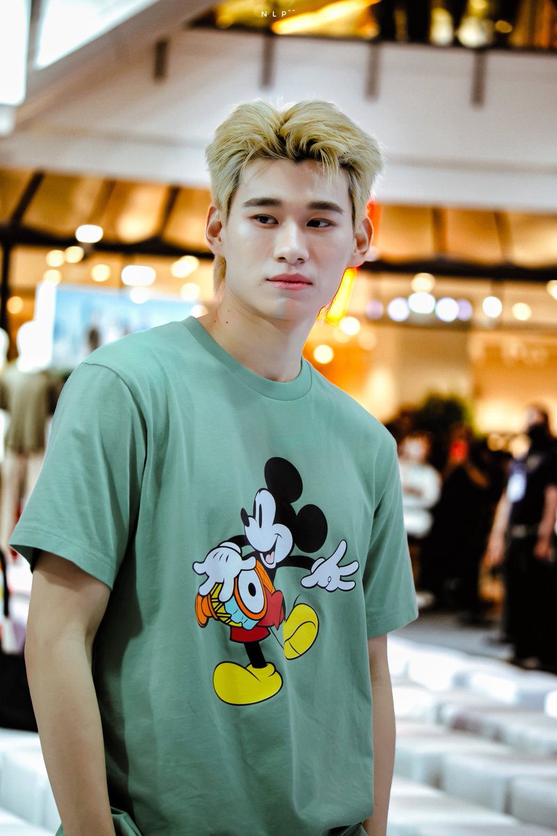 nooklepper's tweet photo. [JUNIOR🦈]    ยอมแล้ว~  Dady Junijuju 

#UNIQLOCentralWorldwithATLAS
#UniqloCentralWorld
#CelebratingWorldClassYourTimeIsNow
#UniqloThailand 
#ATLAS_TH 
#ATLASTH
#JuniorATLAS https://t.co/sLKwbFC3Sx