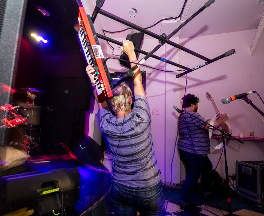 Everyone please look at this absolutely incredible photograph taken by the brilliant <a href="/hoosatron/">kate hoos (she/her)</a>.
Chelsey is a genuine one-of-a-kind performer. It’s unreal.