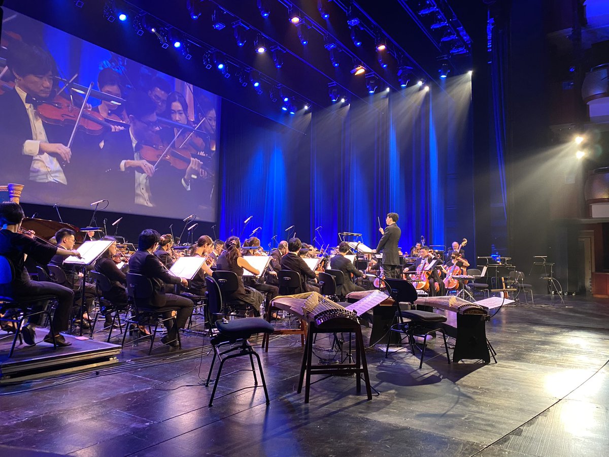 manayoshinaga's tweet photo. I'm spending wonderful time in Singapore.
Genshin concert✨
#Genshin_Impact 
#genshin 
#genshinconcert 
#koto
#manayoshinaga https://t.co/3gU9TEnwt3