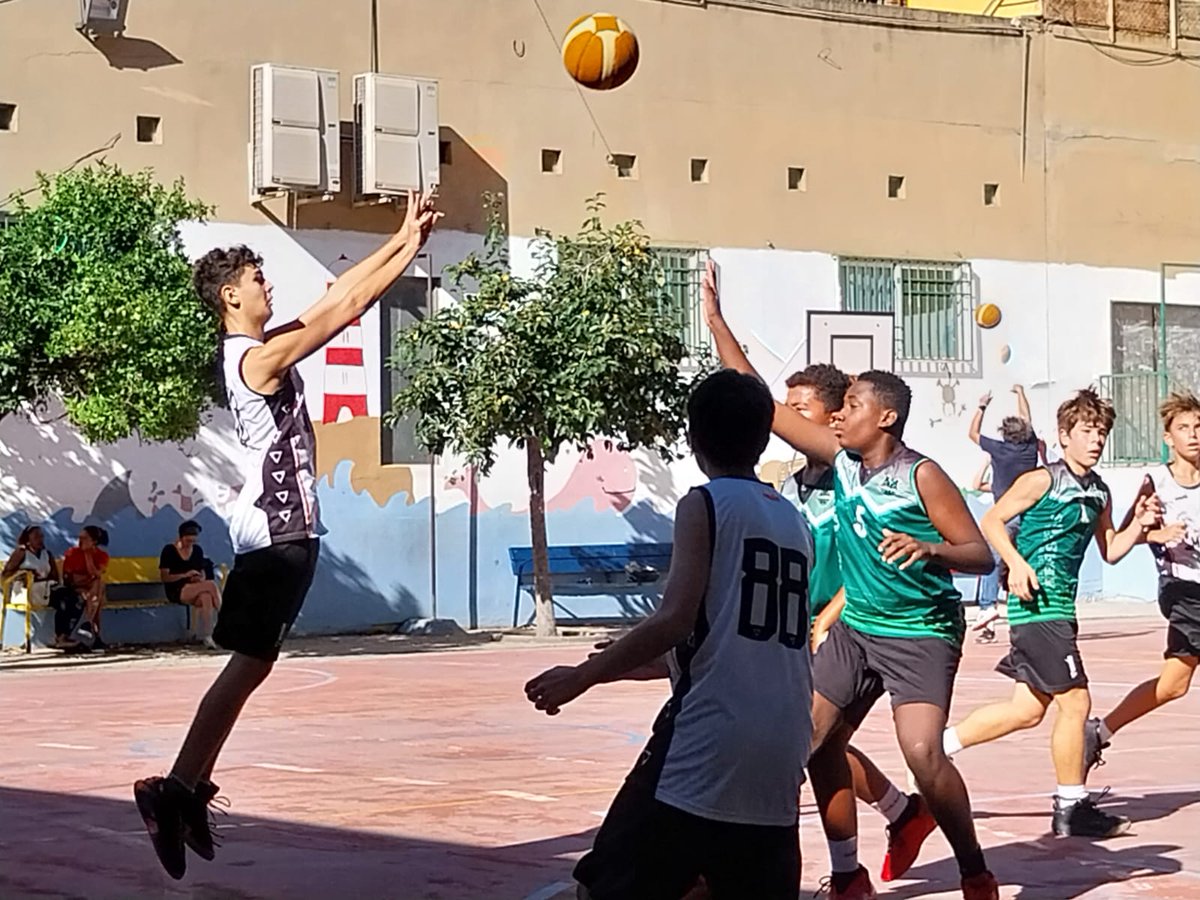 MalillaCb's tweet photo. Cadete Malilla 8 - 48 Abastos

Primer partido amistoso de la temporada contra un rival físicamente superior. Movemos bien el balón pero errores en salida y conceder segundas oportunidades tras el rebote hace que el marcador sea desigual. Mucho por trabajar y toca seguir. https://t.co/TXBqWHVU5K