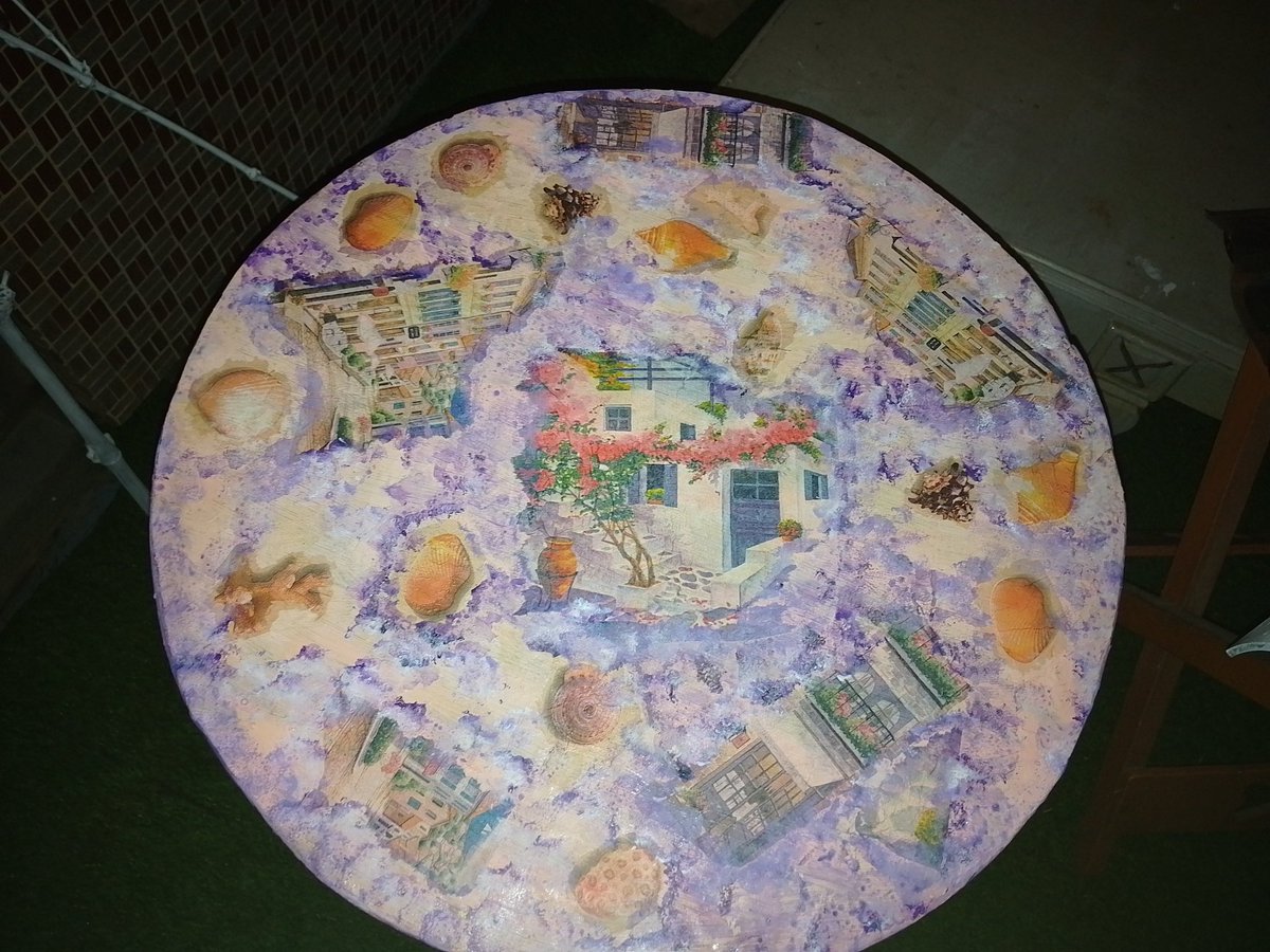 Meesew1's tweet photo. My decoupage project on furniture...
A weekend craft
#diy
#decoupageonfurniture 
#decoupage 
#craft
#hobby
#weekendcraft https://t.co/3ApxnQcYkQ
