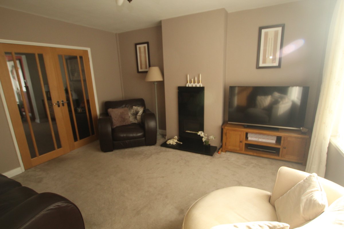 VincentShawRes's tweet image. 🔴#ForSale: spacious extended #3bed #semi with a detached #annexe on #PeverelRoad #Cambridge.  Living accommodation is well presented internally and viewing is highly recommended.  £500,000 🏡