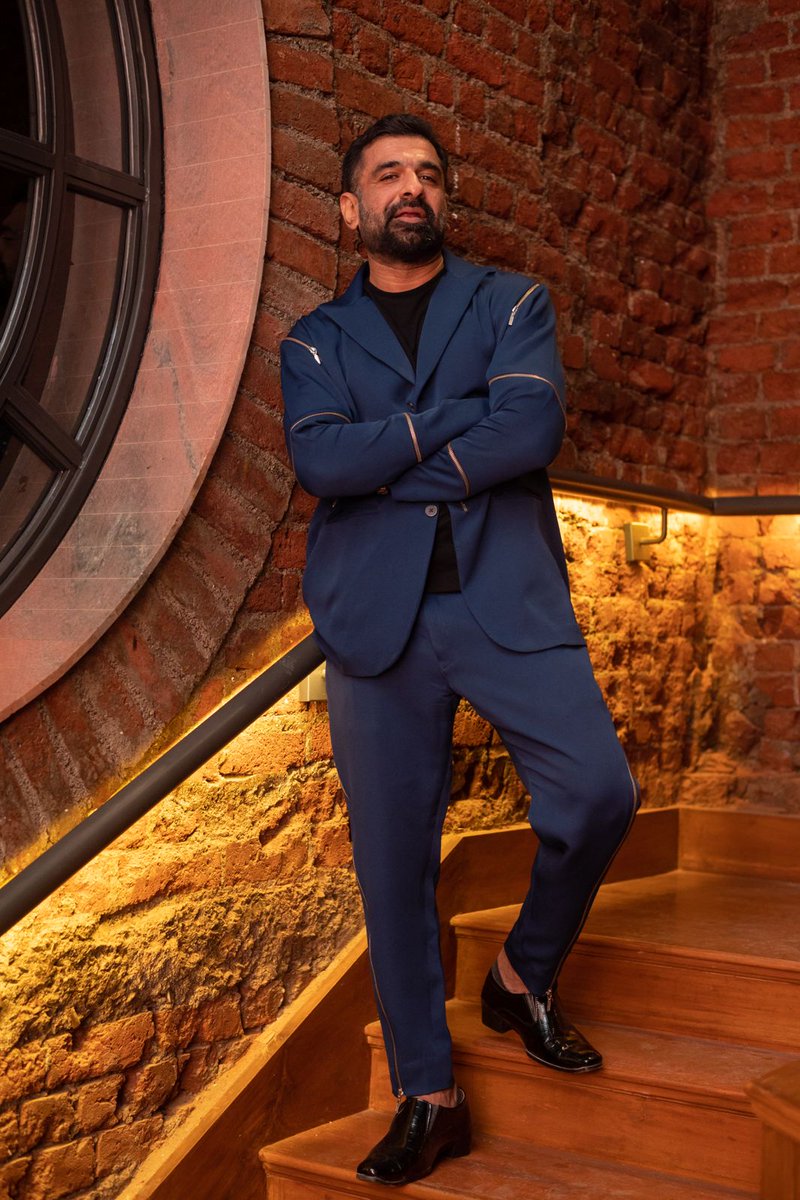 UrbanAsian's tweet image. Limited Edition. Check out actor Eijaz Khan’s dapper look in these pictures. 

#eijazkhan
#handsome
#dapper 
#actor 

@KhanEijaz