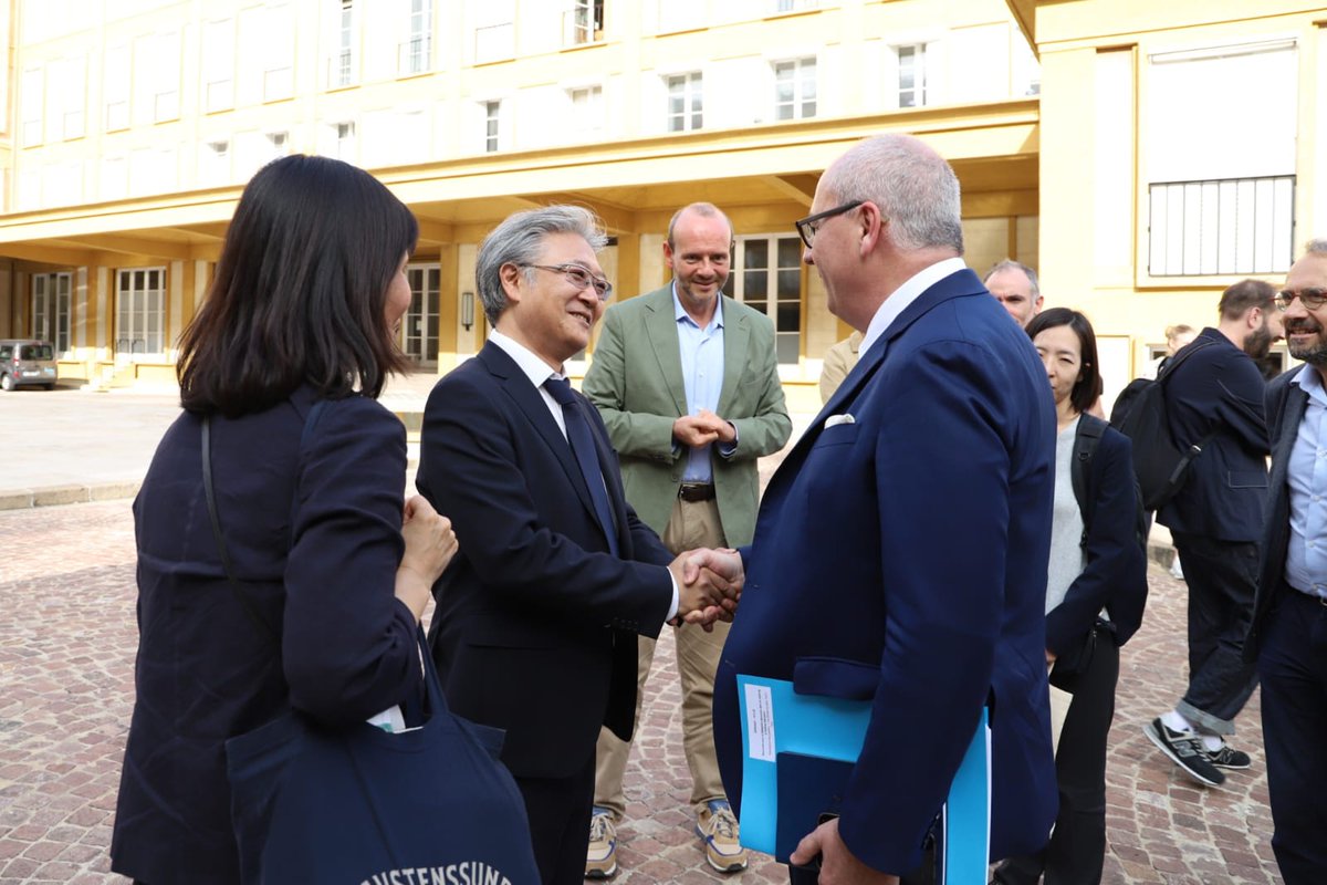 Academie_Paris's tweet photo. 🇯🇵🤝🇫🇷 Passionnantes journées avec la délégation japonaise du #TMG dans l’académie de Paris ! Des visites d'écoles, de collèges et de lycées ont renforcé le partenariat signé en avril à Tokyo @Tokyo_gov . (1/2) https://t.co/e77LUqS3bm