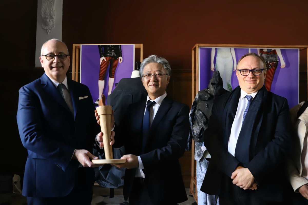 Academie_Paris's tweet photo. 🇯🇵🤝🇫🇷 Passionnantes journées avec la délégation japonaise du #TMG dans l’académie de Paris ! Des visites d'écoles, de collèges et de lycées ont renforcé le partenariat signé en avril à Tokyo @Tokyo_gov . (1/2) https://t.co/e77LUqS3bm