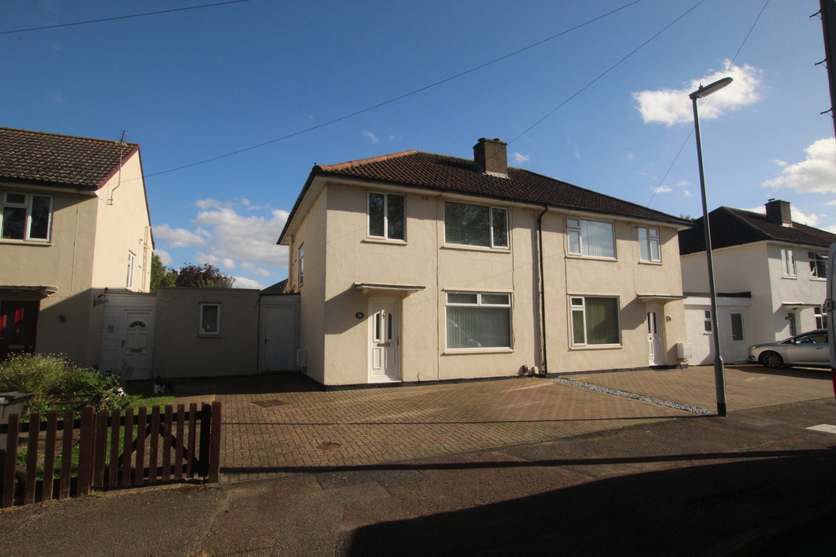 VincentShawRes's tweet image. 🔴#ForSale: spacious extended #3bed #semi with a detached #annexe on #PeverelRoad #Cambridge.  Living accommodation is well presented internally and viewing is highly recommended.  £500,000 🏡
