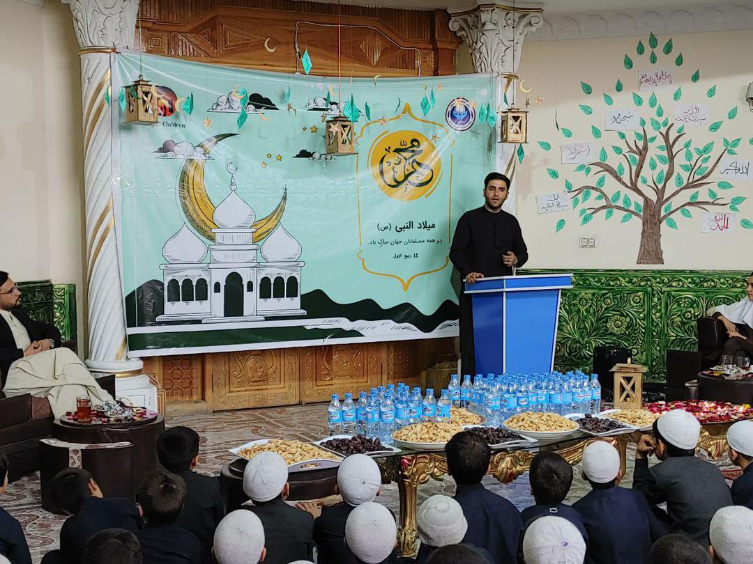 HameedullahV's tweet photo. Celebration of Mawlood Sharif with Rayan kids. https://t.co/djNjkvT28l