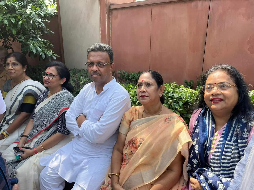 FirhadHakim's tweet image. Our fight for the people of Bengal at Raj Ghat on the auspicious day of #GandhiJayanti
Fighting for the rights of the oppressed is always filled with hurdles but we the followers of Bapu showed the people in power the impact of a peaceful protest. 
Pictures from today&apos;s…