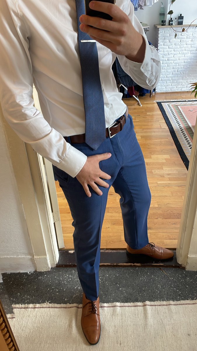 Feeling good, feeling horny 

#menatplay #gay #suit #suitsex #suitedguy #tie #suitandtie #gayguy