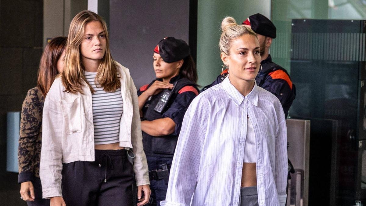 MauricioPriale's tweet photo. Con todo el desgaste que conlleva jugar en el Barça Femení y la selección, Alexia Putellas junto a Irene Paredes han ido a declarar sobre el Caso Rubiales. Valientes y referentes que luchan para que próximas generaciones, puedan enfocarse tranquilamente en lo deportivo. Heroínas. https://t.co/D3LPAojI1t