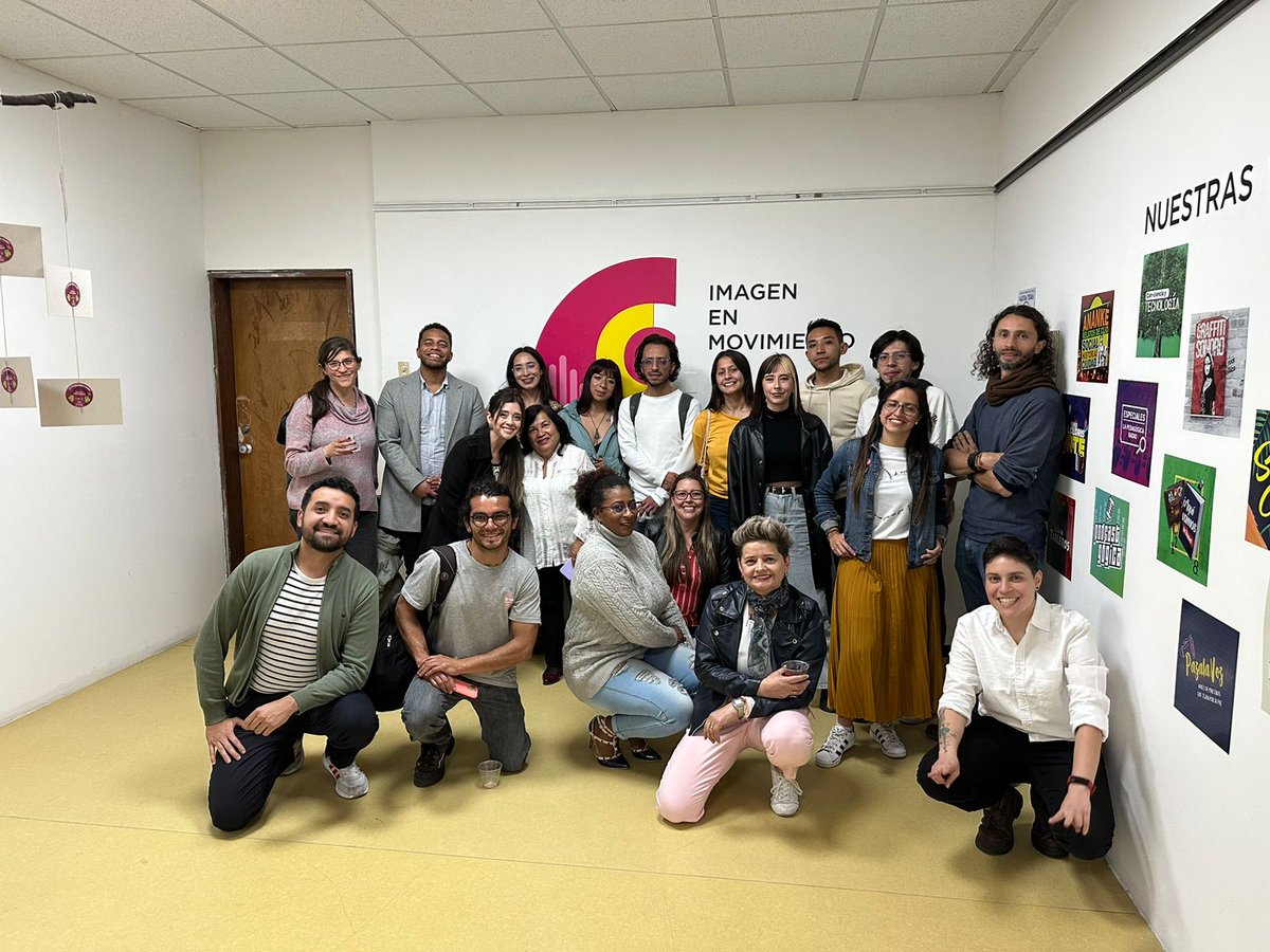 pedagogicaradio's tweet photo. El pasado viernes 29 de septiembre inauguramos la galería La Pedagógica Radio: 7 años de voces y sonidos que enseñan en la Biblioteca Central.

Agradecemos a todas las personas que asistieron, a los profesores y egresados que con sus palabras enaltecieron la labor de la emisora. https://t.co/eK5WFY6THU