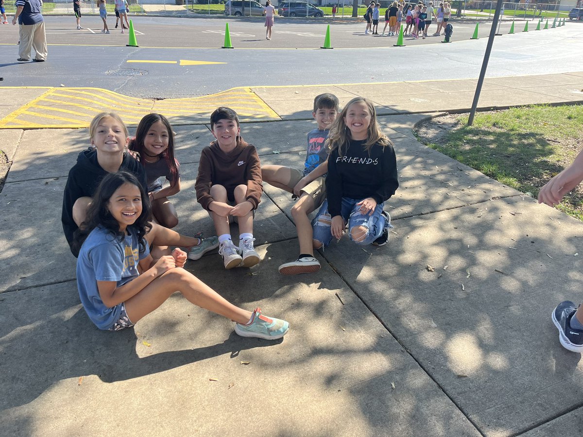 It’s a beautiful day! KC Leaders lovin’ the sunshine. #WGLeads <a href="/AHSD25Westgate/">Westgate Elementary</a>