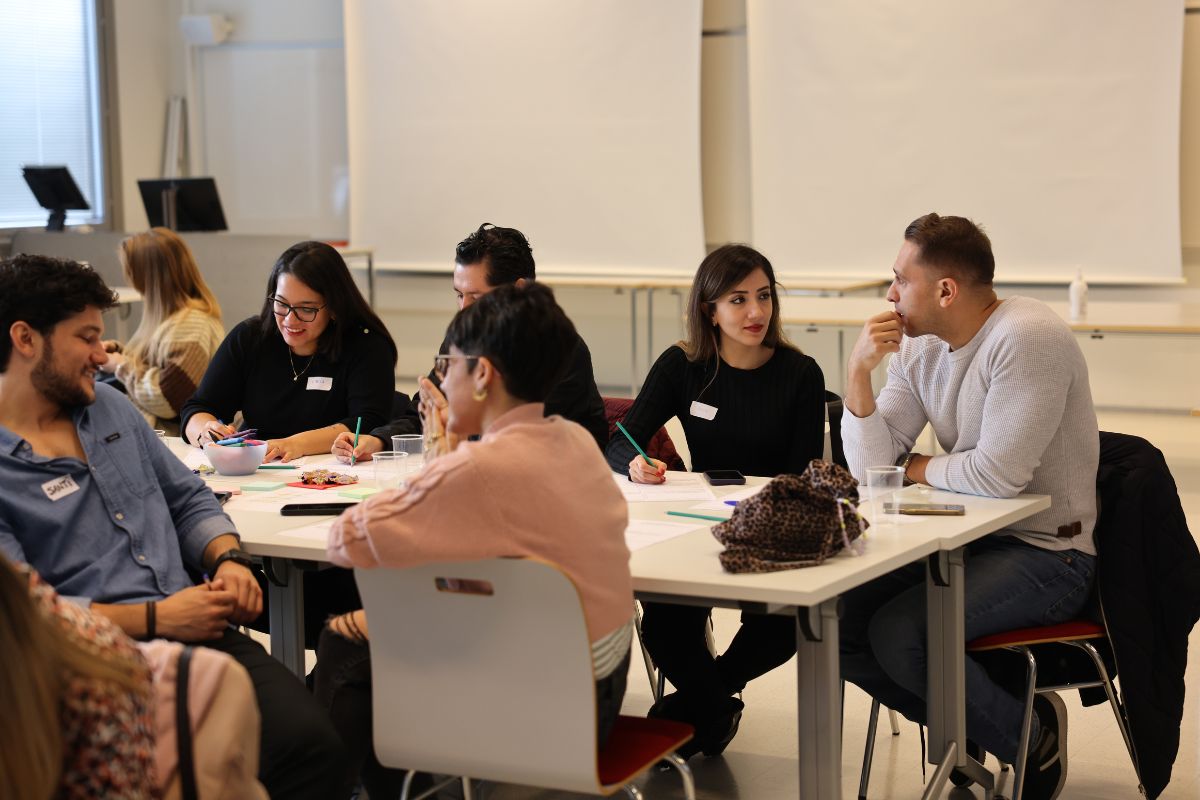 Ulysseus_eu's tweet photo. 📷 The #CompassConference will start on Wednesday and is hosted by @HAAGAHELIAamk. Ahead of this event, PhD students are already in Helsinki enjoying some preliminary workshops. Today, they have attended #DesignThinking for PhD researchers". https://t.co/Rjeg34Ry5h
