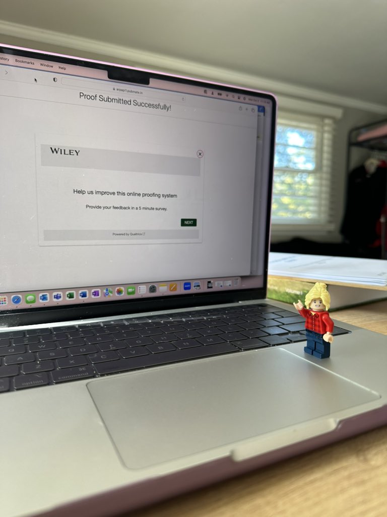 LegoForages's tweet photo. Proofs, #pumpkins, and publications…oh my! It’s a #beautiful #fall day to cross some items off our #spookyseason list and actual to do list!
#ResearchNeverStops #HappyFallYall #NeedMorePumpkins https://t.co/sXrKR2o6uA