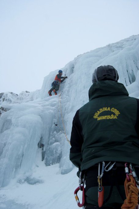 No es fácil pertenecer al Grupo de Montaña de la <a href="/guardiacivil/">Guardia Civil</a>. No hay muchas personas que se atreven a jugarse la vida por salvar la de otras personas.  Definitivamente, son de otro pasta.
#GREIM