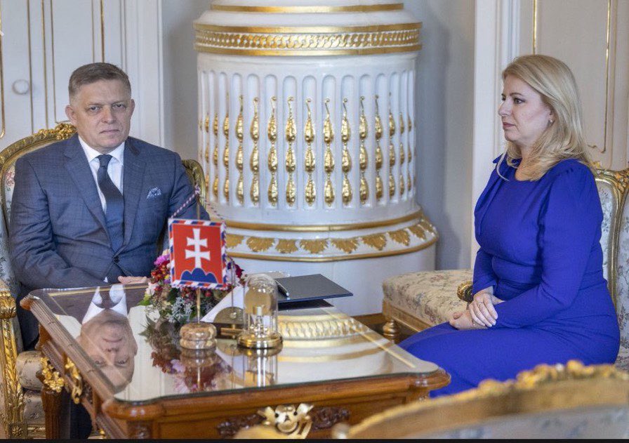 Rene Bizár tweet media