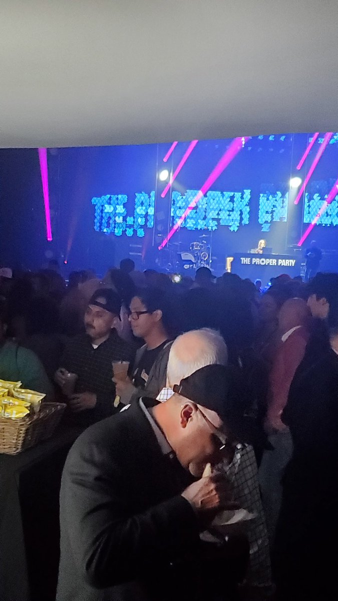 snapisone's tweet image. #TheProperParty929